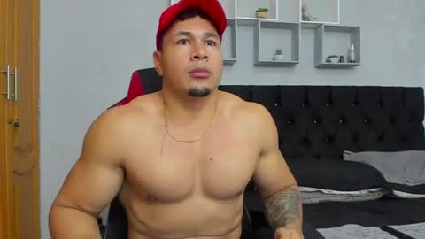 Snapshot of tyler_hank1 chatting on 07-05-26, 11:12 tyler_hank1 online show from 07-05-26, 11:12