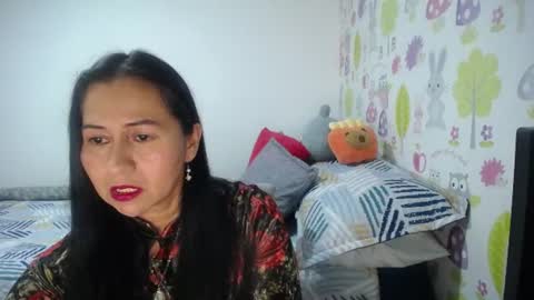 Snapshot of tyna_b chatting on 06-13-26, 06:06 Tyna online show from 06-13-26, 06:06