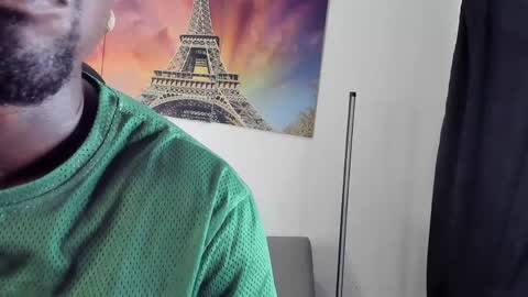 Snapshot of tyron_rulers chatting on 04-09-26, 01:05 Dvid Rullers online show from 04-09-26, 01:05