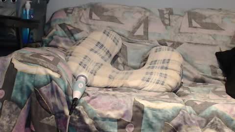 Helena and Tyson online show from 11-16-25, 04:29