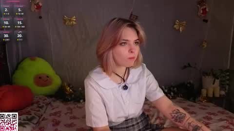 Snapshot of udeleclive chatting on 01-11-26, 03:28 Polly online show from 01-11-26, 03:28