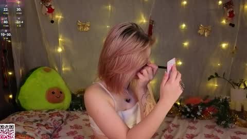 Snapshot of udeleclive chatting on 01-18-26, 03:16 Polly online show from 01-18-26, 03:16