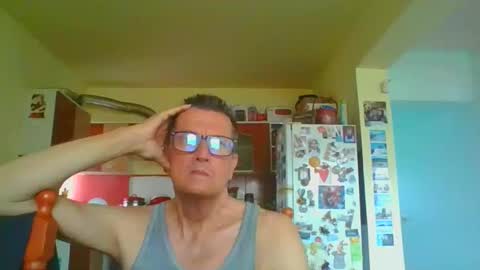 ulmeni4 online show from 04-15-26, 02:24