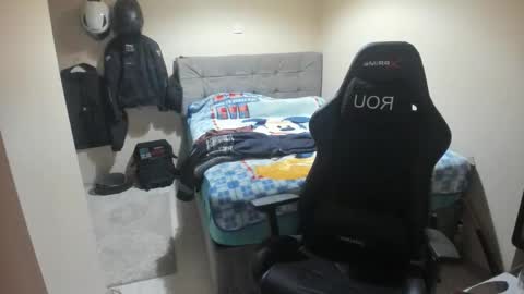 Snapshot of ulxer chatting on 04-27-26, 07:12 hi im mike tyson - online show from 04-27-26, 07:12