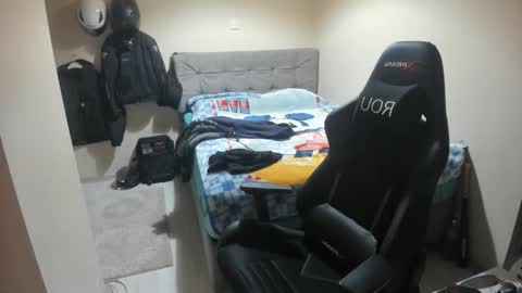 Snapshot of ulxer chatting on 04-29-26, 10:05 hi im mike tyson - online show from 04-29-26, 10:05