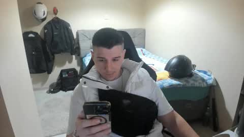 Snapshot of ulxer chatting on 05-10-26, 07:30 hi im mike tyson - online show from 05-10-26, 07:30