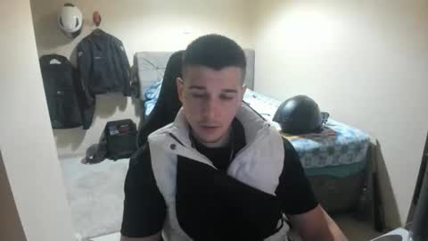 Snapshot of ulxer chatting on 05-12-26, 08:17 hi im mike tyson - online show from 05-12-26, 08:17