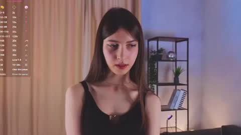 Snapshot of umbraelyon chatting on 07-11-26, 05:32 Liliane online show from 07-11-26, 05:32