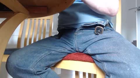 Snapshot of uncle2433 chatting on 11-18-25, 09:25 Uncle online show from 11-18-25, 09:25