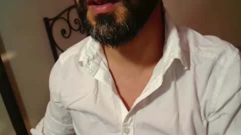 Snapshot of under_thedesk chatting on 10-26-25, 07:42 Giov online show from 10-26-25, 07:42