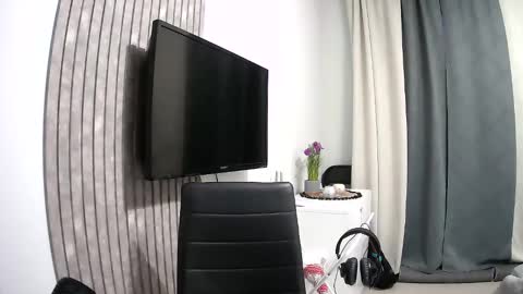 Snapshot of unnknow2024 chatting on 02-26-25, 04:14 SlavaVibes online show from 02-26-25, 04:14