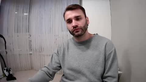 Snapshot of unnknow2024 chatting on 10-05-25, 03:43 SlavaVibes online show from 10-05-25, 03:43