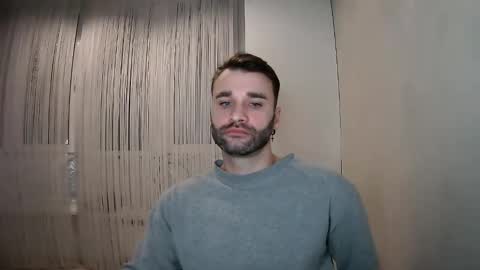 Snapshot of unnknow2024 chatting on 10-16-25, 05:03 SlavaVibes online show from 10-16-25, 05:03