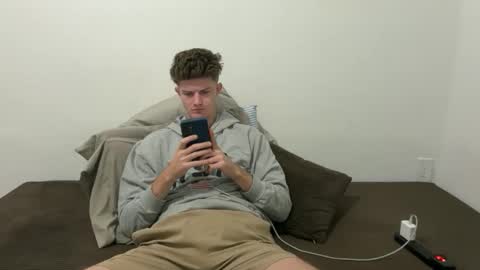 Snapshot of unverifiedbwc chatting on 04-02-26, 08:56 Stepbro online show from 04-02-26, 08:56