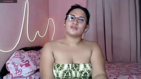 Snapshot of ur_baby_rebbecca chatting on 03-02-26, 12:56 SINGLE online show from 03-02-26, 12:56