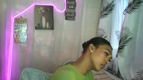 ur_dazzlingmorenaxx online show from 04-14-26, 02:50