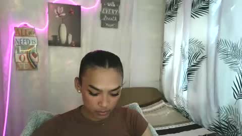 ur_dazzlingmorenaxx online show from 05-22-26, 02:08