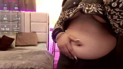 Snapshot of ur_sakuraa chatting on 04-11-26, 06:01 sakuraa online show from 04-11-26, 06:01