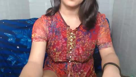 Snapshot of urasian_dreamgirl69 chatting on 11-19-25, 05:40 bela online show from 11-19-25, 05:40