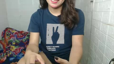 Snapshot of urasian_dreamgirl69 chatting on 02-25-26, 05:28 bela online show from 02-25-26, 05:28