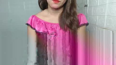 Snapshot of urasian_dreamgirl69 chatting on 03-18-26, 02:04 bela online show from 03-18-26, 02:04