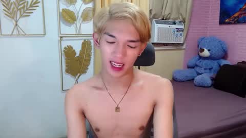 urasian_john20 online show from 04-12-26, 04:39