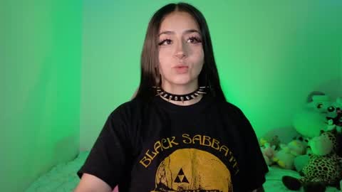 Snapshot of urbaby6irl chatting on 04-18-26, 10:19 Danielle online show from 04-18-26, 10:19