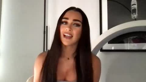 urfavemila online show from 05-06-26, 02:08