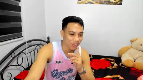 urfucker_vinz online show from 04-07-26, 01:33