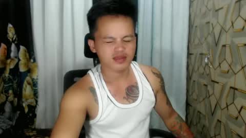 Snapshot of urhot_fucker13 chatting on 06-12-26, 02:43 JUST CALL MY NAME jayrus online show from 06-12-26, 02:43