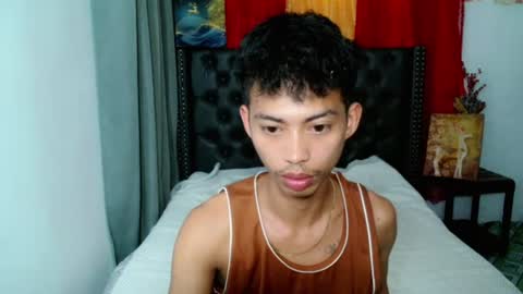 Snapshot of urhotfuckingass chatting on 07-21-26, 02:47 richard online show from 07-21-26, 02:47