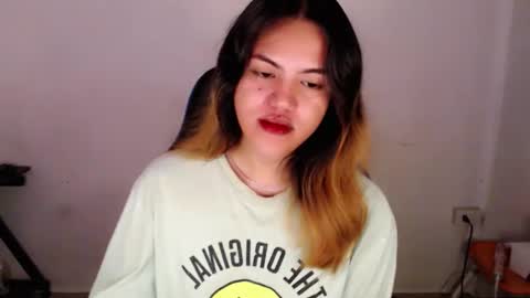 Snapshot of urlovely_hait chatting on 02-19-26, 09:38 Sham online show from 02-19-26, 09:38