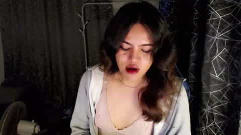 Snapshot of urlovely_hait chatting on 03-08-26, 08:01 Sham online show from 03-08-26, 08:01