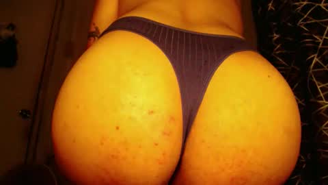 Snapshot of urlovely_hait chatting on 04-05-26, 10:29 Sham online show from 04-05-26, 10:29