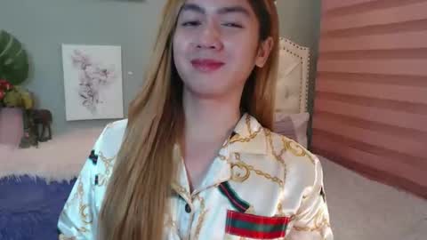 Snapshot of urlovelypinayxxx chatting on 04-08-26, 06:41 MIYA online show from 04-08-26, 06:41