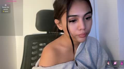 Snapshot of urmystical_sofie chatting on 05-19-26, 07:20 urmystical_sofie online show from 05-19-26, 07:20