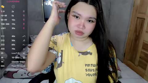Snapshot of urpinayslutxxx chatting on 04-30-26, 01:12 Jane online show from 04-30-26, 01:12