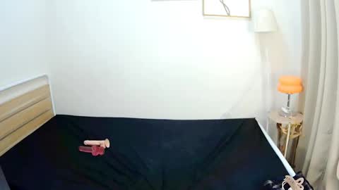 urqueenofhumiliation online show from 04-25-26, 04:04