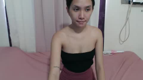 Snapshot of ursweethennesy chatting on 01-18-26, 02:48 Hennesybabe online show from 01-18-26, 02:48