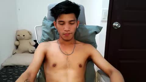 ursweetie_boy online show from 04-17-26, 07:44