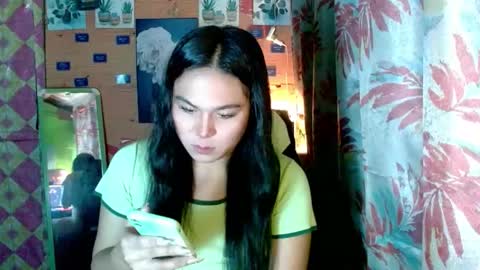 Snapshot of urunexpensivecamilla chatting on 01-18-26, 04:11 YOURGIRLCAMILLA online show from 01-18-26, 04:11