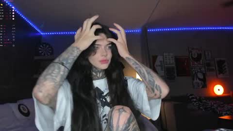 Snapshot of uwu_eva chatting on 05-08-26, 07:30 Eva online show from 05-08-26, 07:30