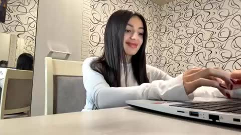 Kiki online show from 05-30-26, 08:33