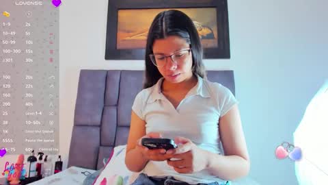 Vahiolet smith online show from 03-25-26, 03:23