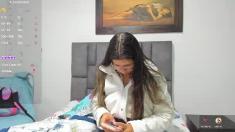 Snapshot of vahiolet_smith chatting on 07-10-26, 12:30 Vahiolet smith online show from 07-10-26, 12:30