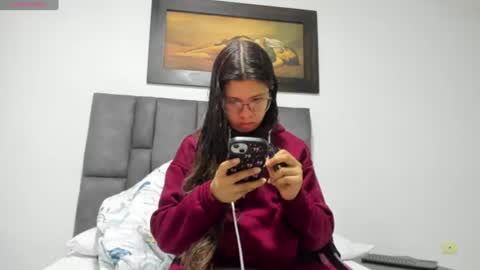 Snapshot of vahiolet_smith chatting on 07-17-26, 12:23 Vahiolet smith online show from 07-17-26, 12:23