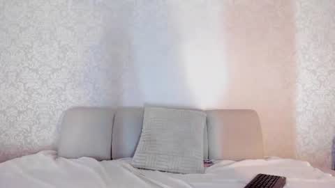 Snapshot of vaioletgirl_1 chatting on 06-25-26, 09:52 Vaiolet online show from 06-25-26, 09:52