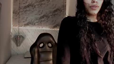 Vaioleth online show from 06-27-26, 08:03