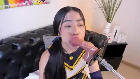 Snapshot of valecute_ chatting on 06-22-26, 08:28 Vale online show from 06-22-26, 08:28