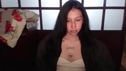 Snapshot of valen_tina33 chatting on 04-14-26, 03:01 Valentina online show from 04-14-26, 03:01